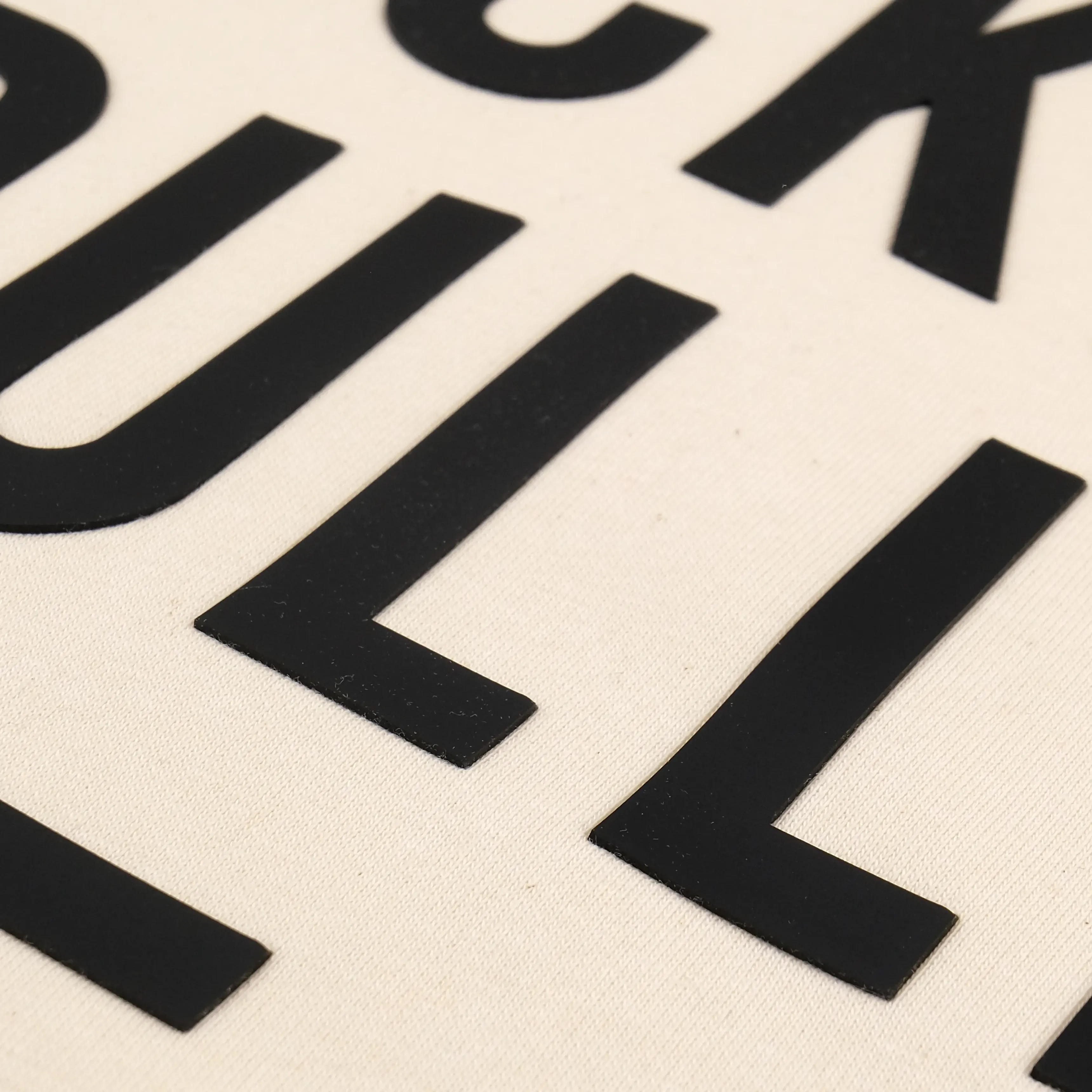 Dicker Pulli RUBBER PATCH