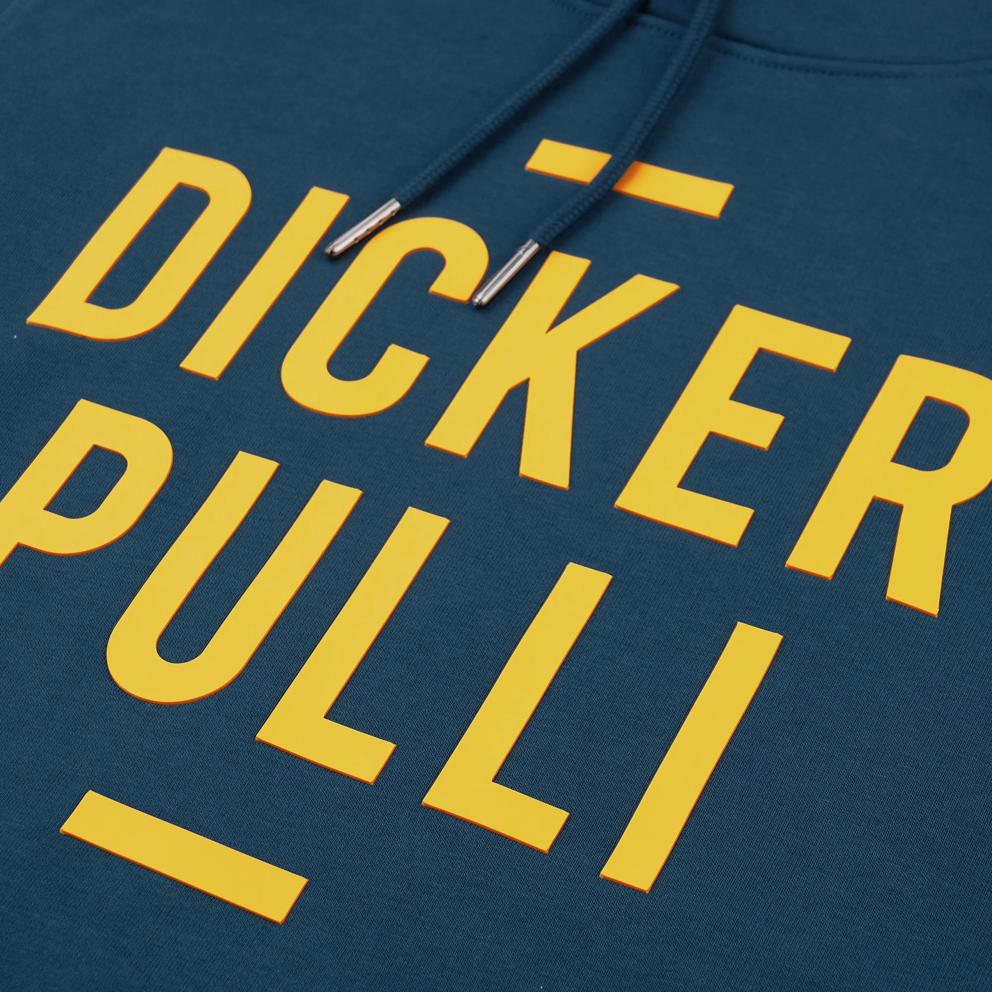 Dicker Pulli RUBBER PATCH